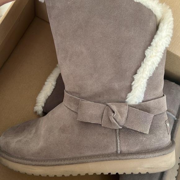 Kookaburra Uggs! - Picture 5 of 8